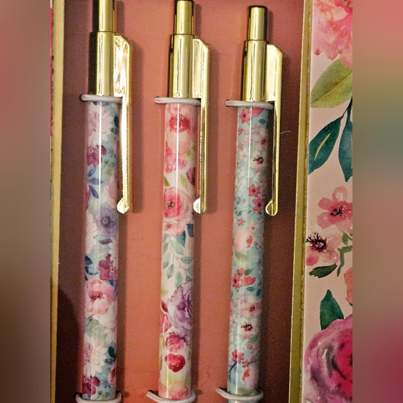 Set of 3 pens by Clementine Paper Inc. - Picture 2 of 5